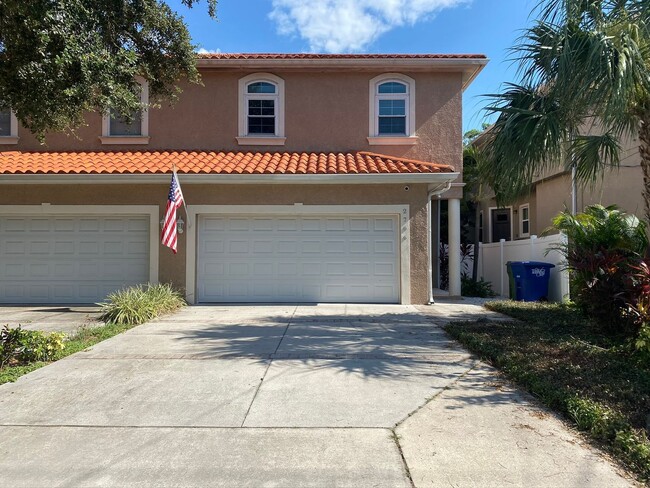 Photo - 2706 W Horatio St Townhome