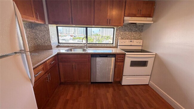 17021 N Bay Rd Unit 914