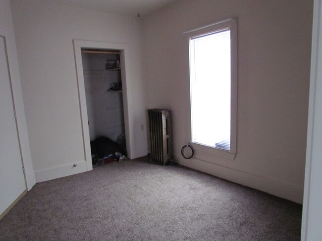 Photo - 327 E Cherry St Apartamentos
