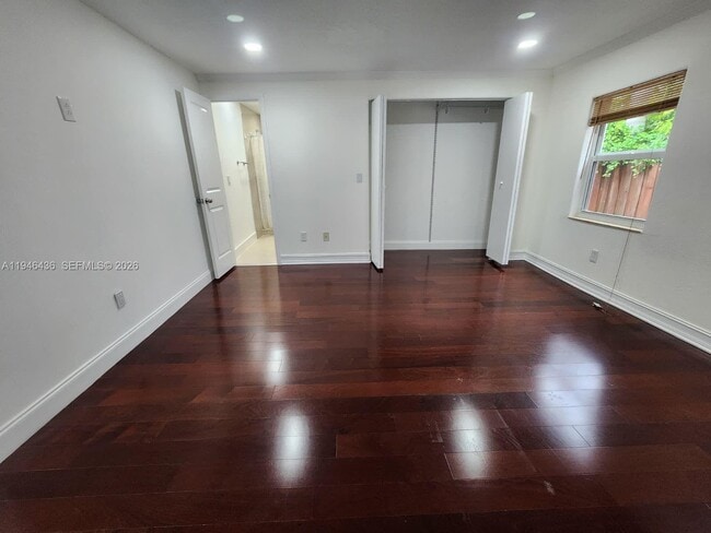 Building Photo - 645 NW 7th Ave Unit 1