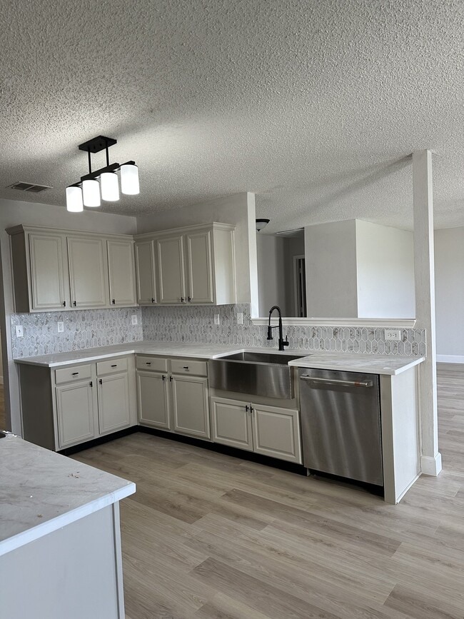 Photo - 1536 Melrose Ln
