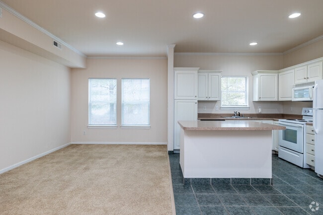 1BR, 1BA - 1,094SF - Dining Room