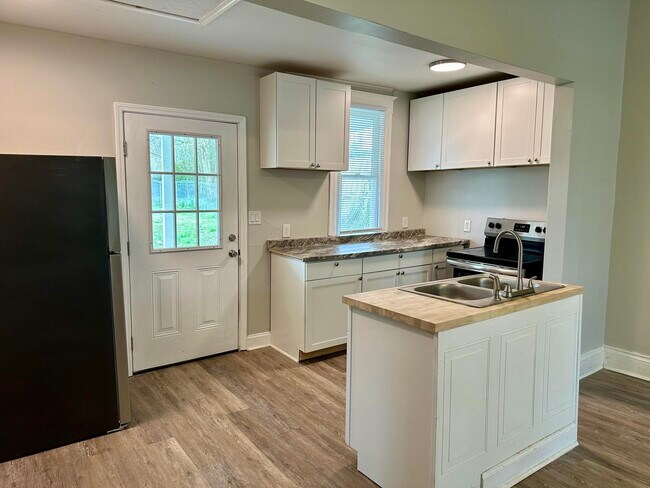 Photo - 432 Chestnut St