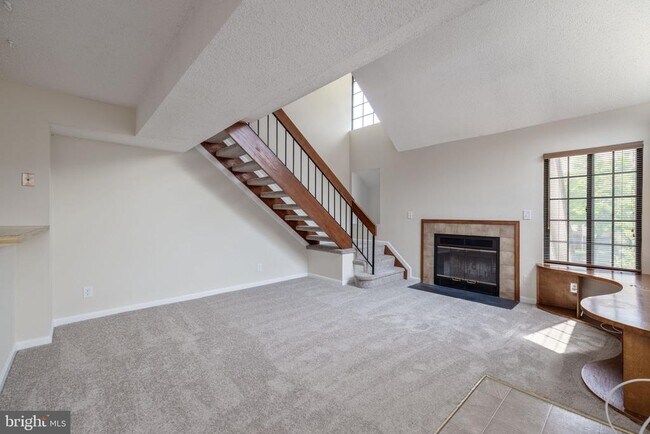 Photo - 6018 Curtier Dr Unit E