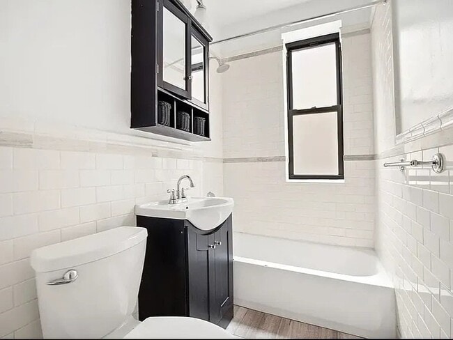 Photo - 66 St Nicholas Pl Unidad 37B
