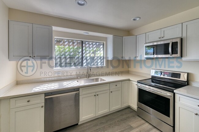 Photo - Renovated San Marin Townhouse | loft, A/C & 2-Car Garage - FOUNDATION