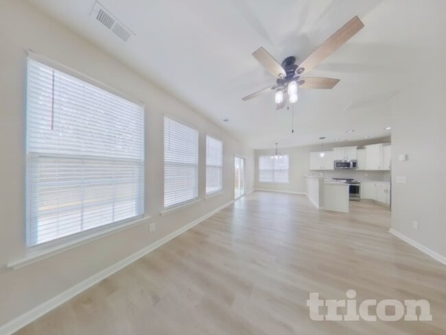 Photo - 212 Cochin Trce