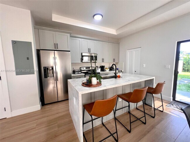 Photo - 8753 SW 34th St