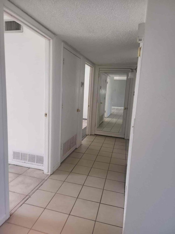 Photo - 305 Sierra Vista Dr