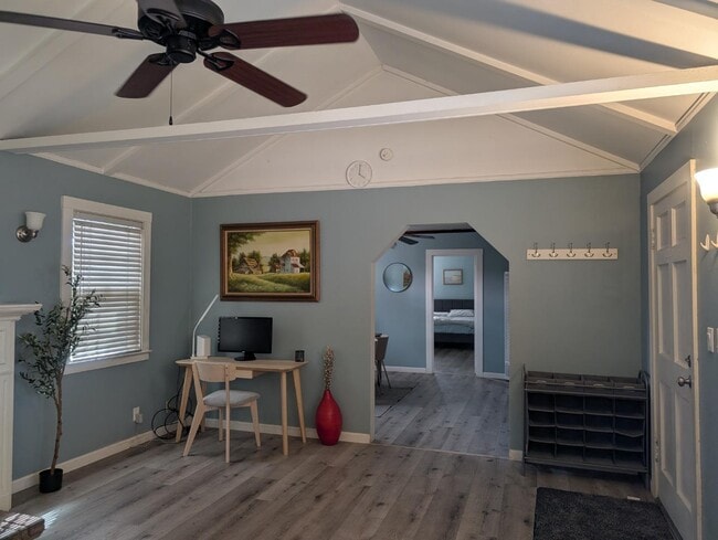 Photo - 481 Rutland Ave