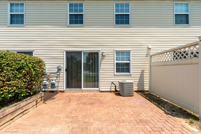 2BR, 1BA
