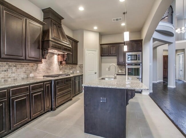 Photo - 6812 Humboldt Pl