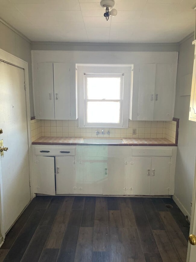 719 Anthony-