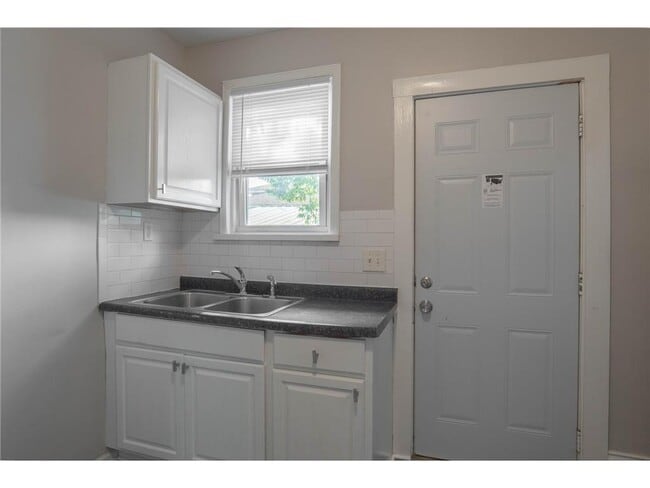 Photo - 1002 Lowry Ave N