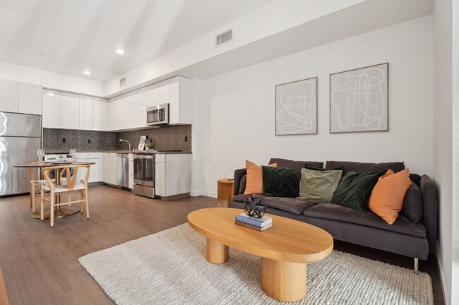 Photo - Luna On Wilshire Apartments