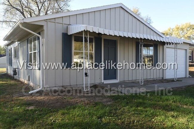 Photo - 3310 Iroquois Ln