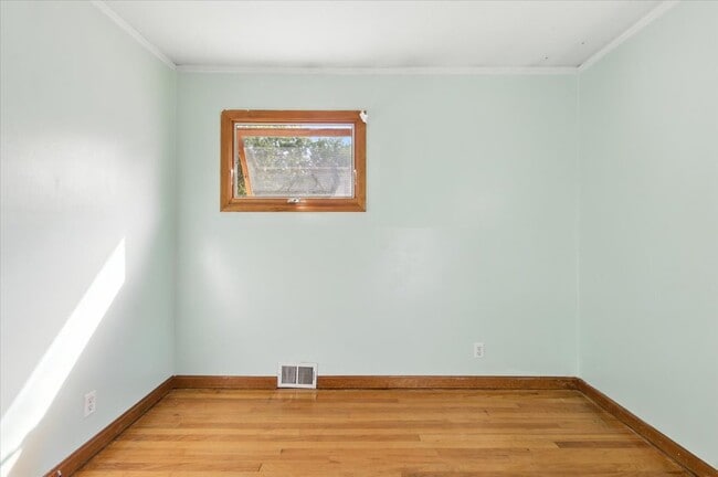 Photo - 18 Maplewood Dr