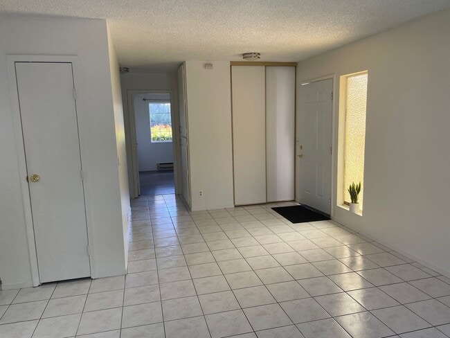 Photo - Spacious 2 Bedroom, 1 Bath Apartment w/ 1 Car Covered parking and onsite laundry