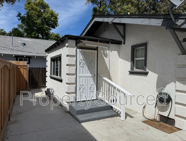 Photo - 949 Windeler Ave