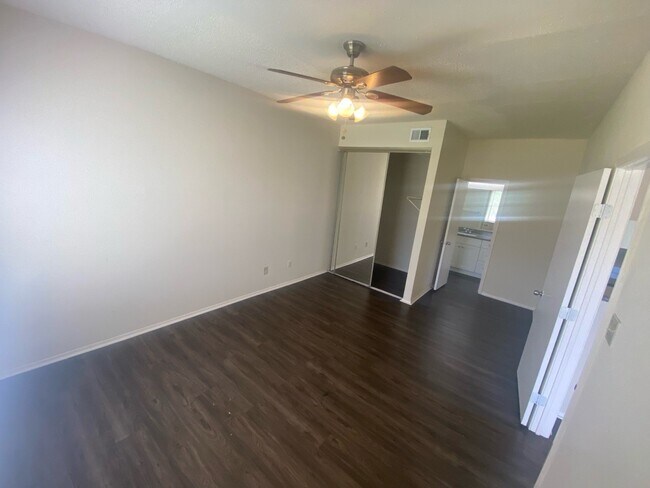 Photo - 7900 Bissonnet St