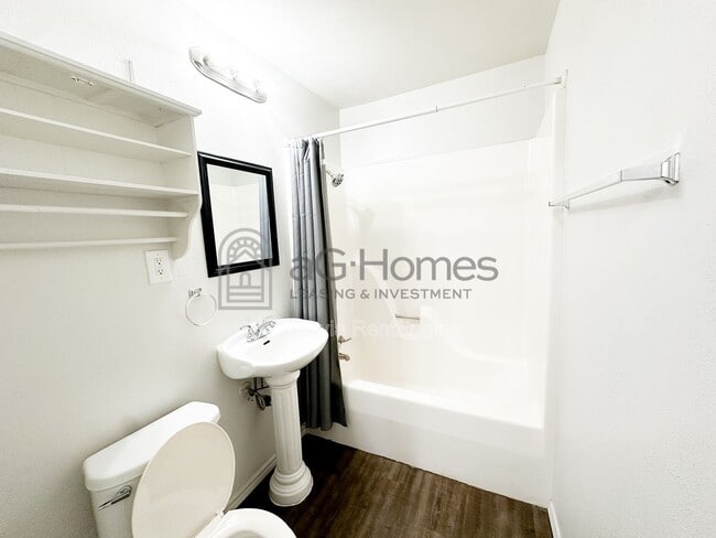 Photo - 5617 N Donald Ave