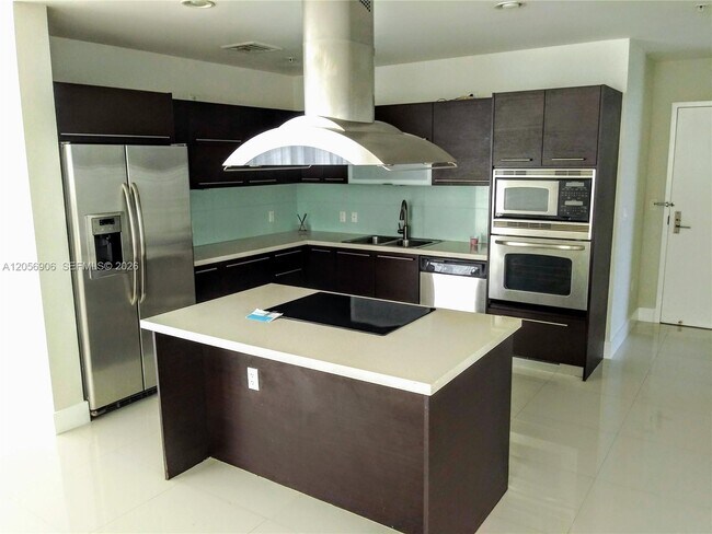 Building Photo - 7928 East Dr Unit 701