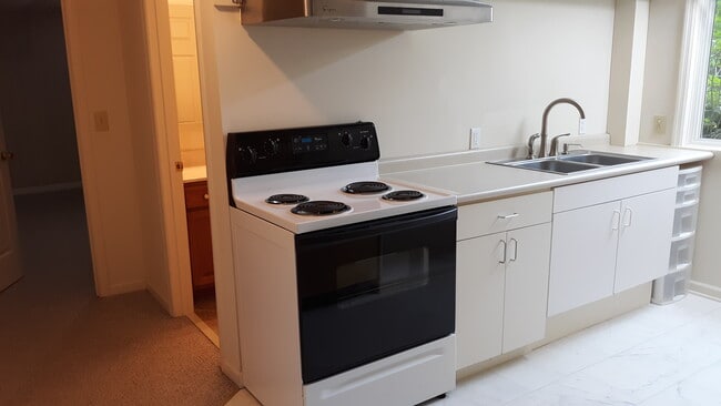 Photo - 4522 Laurelwood Dr Unit Basement apartment