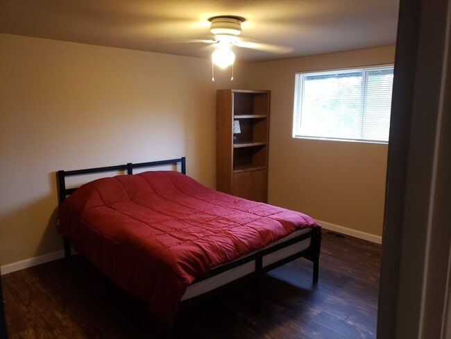 Photo - 825 Tilden Ave