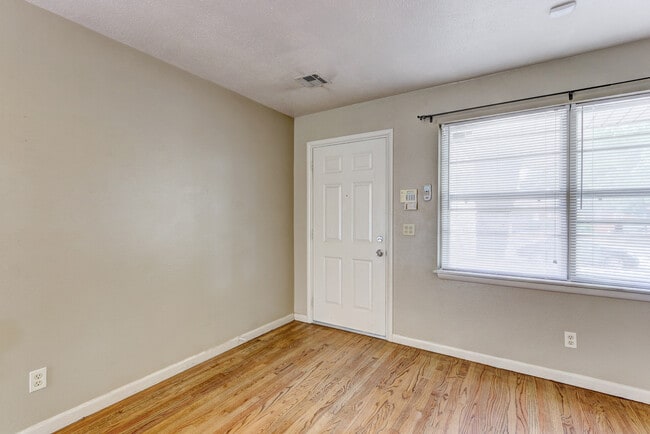 Photo - Spacious 3-Bedroom Home with a Fenced Yard...