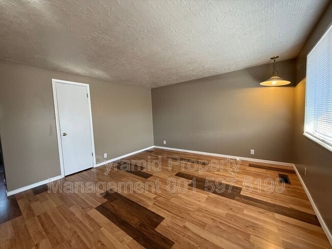 Photo - 1495 S 200 E