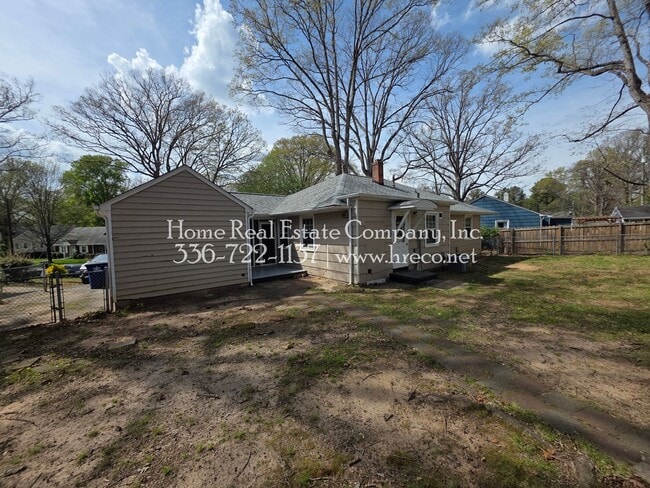 Building Photo - 525 Lester Ln