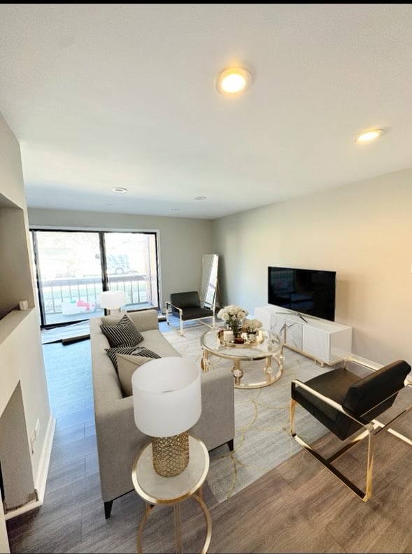 Photo - 1031 E 151st St