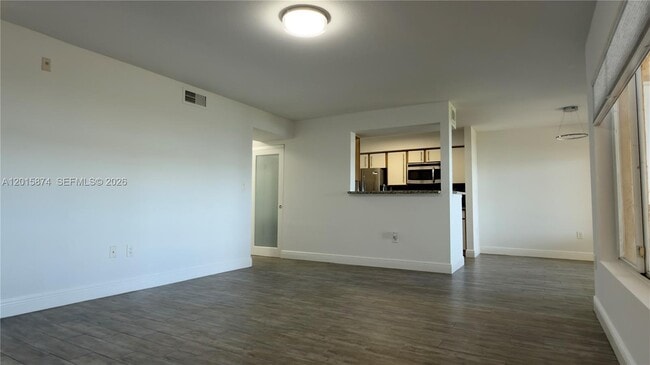 Photo - 2445 NW 33rd St Unit 1404