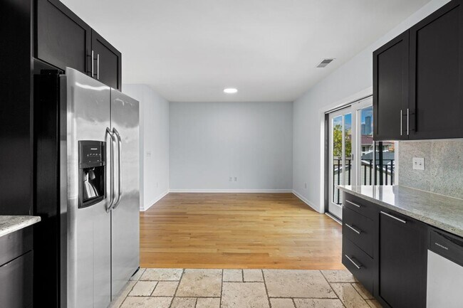 Photo - 443 Whiton St