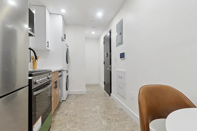 176 Rivington St Unit 3