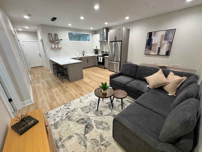 Building Photo - 4015 Prairie Ave Unit 2 G