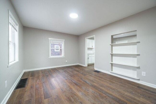 Photo - 771 E Tulane Rd