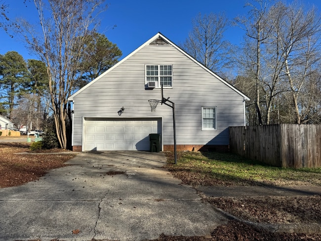 Photo - 135 Suffolk Dr