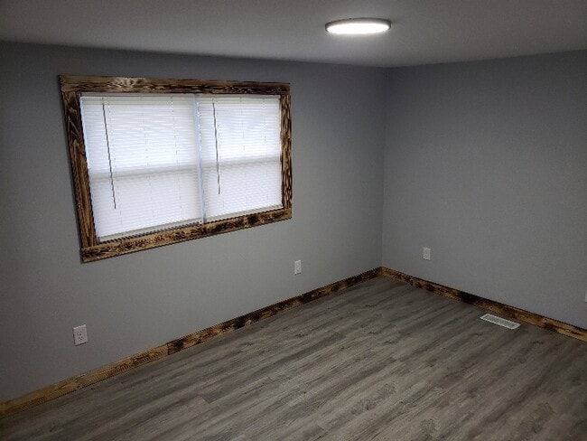 Photo - 615 N Oak St