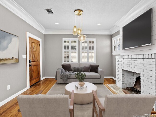 Photo - 355 E Craig Pl