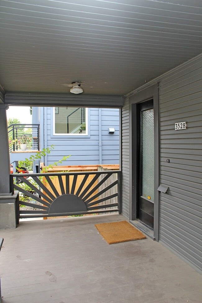 Photo - 3528 SE Alder St