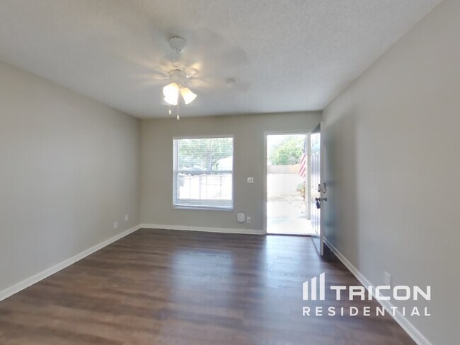 Photo - 607 Falkirk Ave