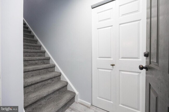 Photo - 782 Scotch Way