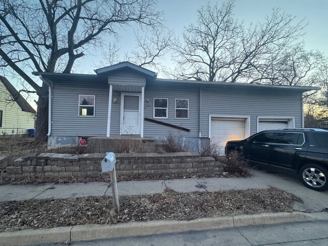 Building Photo - Ranch duplex for Rent - 3 bedroom / 1 bathroom Peoria Heights 61616