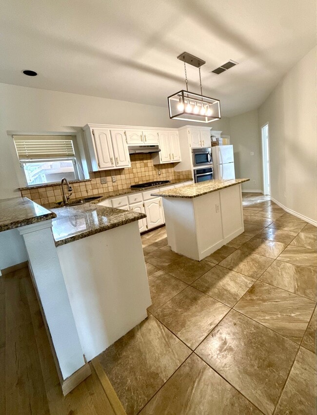 Photo - 610 Butternut Dr