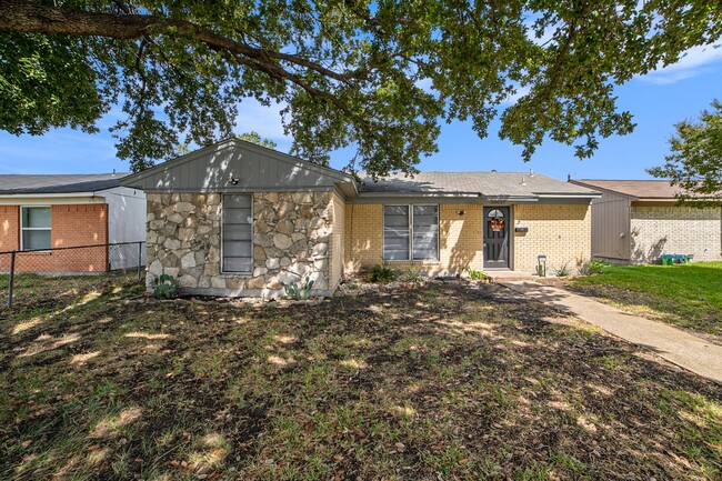 Refreshed in S Dallas! - Refreshed in S Dallas! House