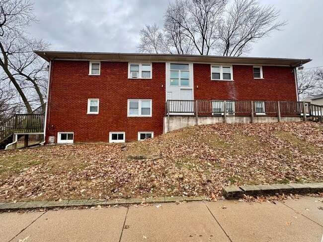 Building Photo - 1 Bed / 1 Bath • All Utilities Included • Private Entrance Unit Apartment 9