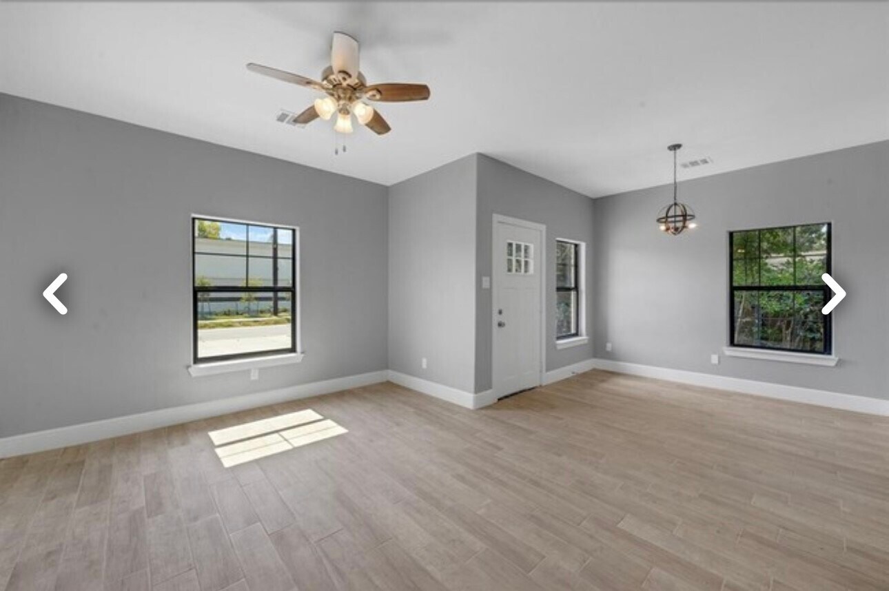 Photo - 4631 Briscoe St