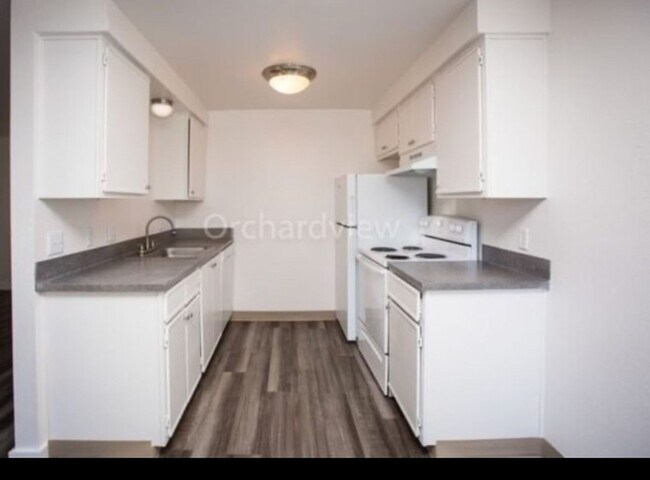 Photo - Beautiful 2 bed 1 bath living Starts Here! Unit 17102