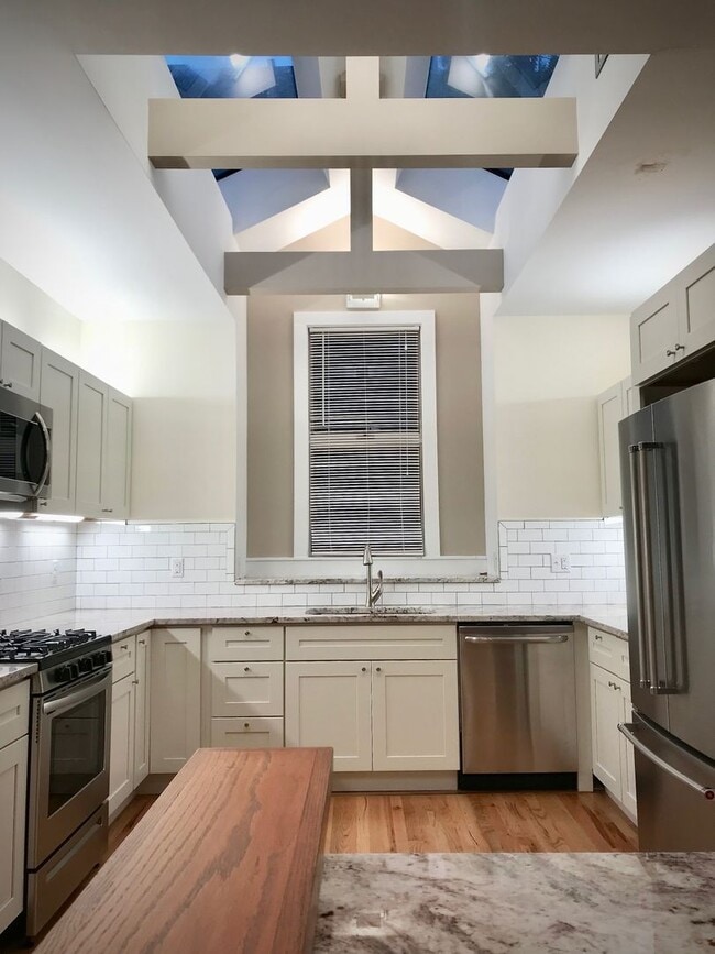 Photo - 5444 Claybourne St Unit Apt #2